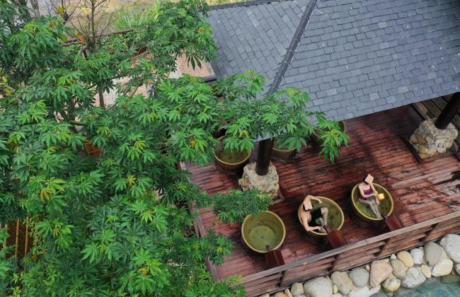 Vì sao người Nhật thích tắm onsen trong cả mùa hè?