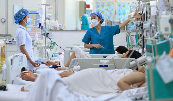 Thủ tướng Chính phủ trả lời chất vấn Đại biểu Quốc hội về chế độ chính sách với cán bộ y tế