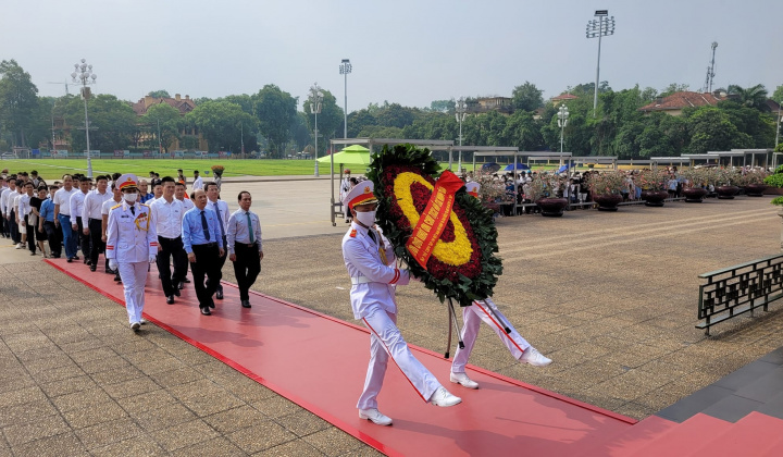 Lễ Báo công dâng Bác và Biểu dương Trí thức, Doanh nhân - Một sinh hoạt tư tưởng ý nghĩa của Tạp chí Việt Nam hội nhập