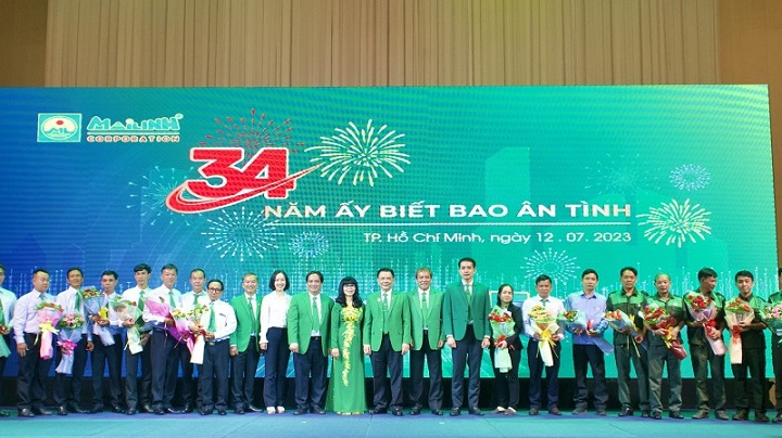 Mai Linh - 34 năm ấy biết bao ân tình