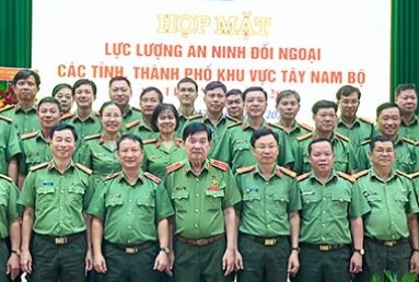 Bến Tre: Họp mặt lực lượng An ninh đối ngoại công an các tỉnh, thành phố khu vực Tây Nam Bộ lần thứ 13