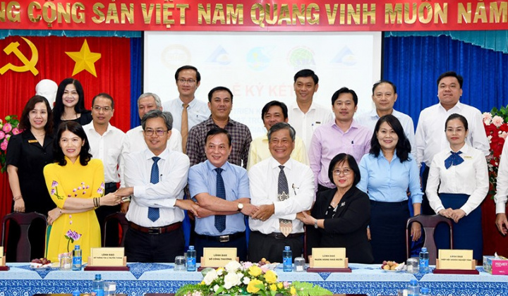 An Giang: 5 đơn vị ký kết phối hợp phát triển thanh toán không dùng tiền mặt