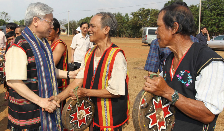 Đổi mới phương thức lãnh đạo của Đảng thông qua nêu gương về đạo đức cách mạng