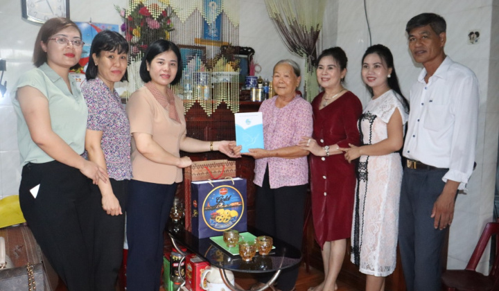 Tháng 7 linh thiêng về thăm mẹ Việt Nam Anh hùng