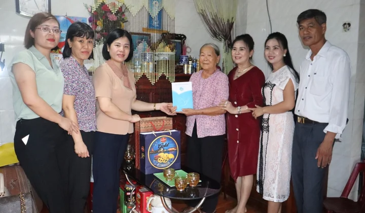 Tháng 7 linh thiêng về thăm mẹ Việt Nam Anh hùng