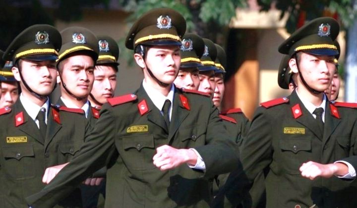 Hết lòng, hết sức phụng sự Tổ quốc, phục vụ Nhân dân