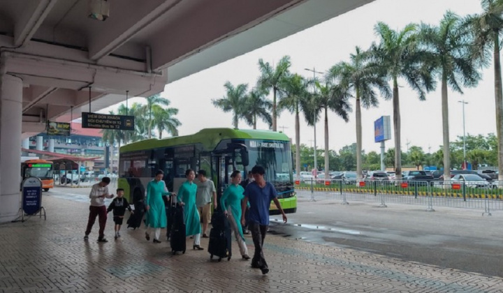 Sân bay Nội Bài phục vụ xe buýt điện miễn phí kết nối hai nhà ga