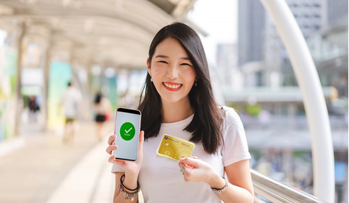 HDBank trao thưởng gần 1 tỷ đồng cho khách hàng may mắn trong chương trình “Mở Siêu Thẻ - Nhận Quà Siêu Lớn”