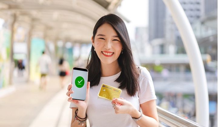 HDBank trao thưởng gần 1 tỷ đồng cho khách hàng may mắn trong chương trình “Mở Siêu Thẻ - Nhận Quà Siêu Lớn”