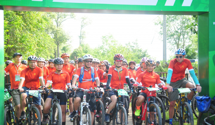 Đắk Lắk: Giải đua xe đạp địa hình Phong trào toàn quốc năm 2023 hưởng ứng ngày voi thế giới