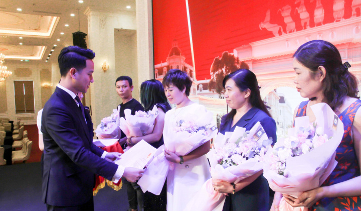 Danko Group bàn giao Giấy chứng nhận quyền sử dụng đất cho cư dân