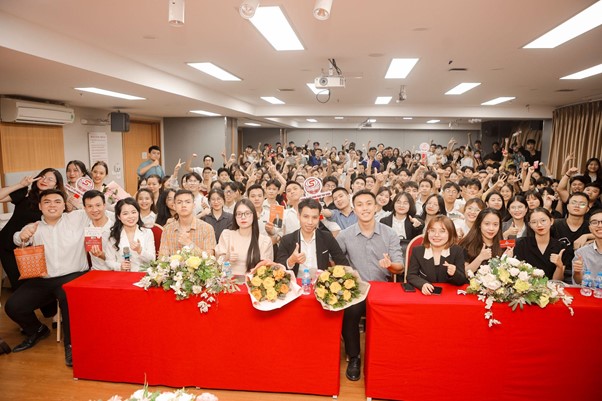 Talkshow "Tự Hào Gen Z: Khám Phá Nghề Bán Hàng"