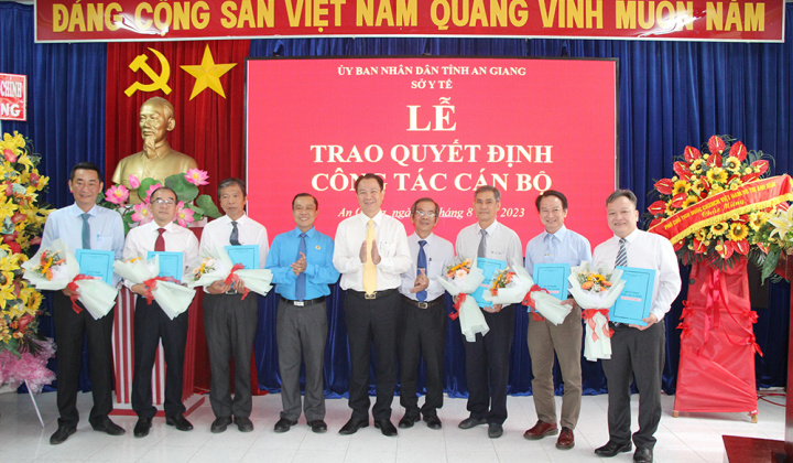 An Giang: Sở Y tế trao quyết định công tác cán bộ