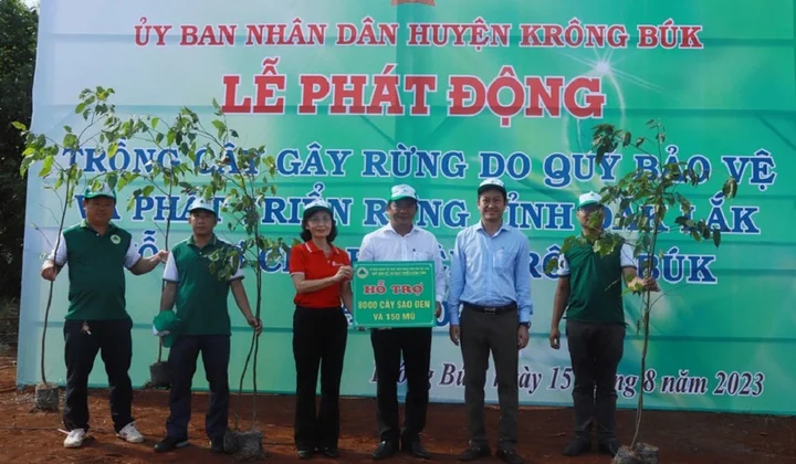 Ngân hàng SeABank trao tặng 25.000 cây phủ xanh đất rừng tại Đắk Lắk