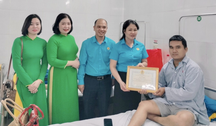 Lái xe Mai Linh Hà Nội dũng cảm cứu hai em nhỏ đuối nước