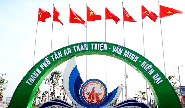 Thực hiện hiệu quả chiến lược trọng tâm để tạo sự phát triển bứt phá, bền vững, nâng tầm vị thế Long An
