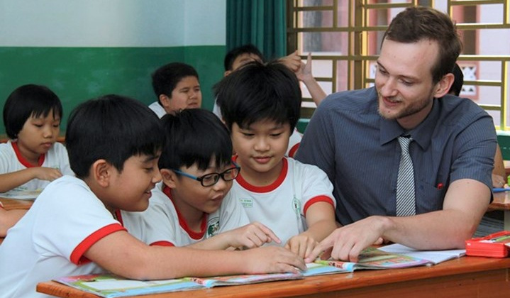 Đơn giản thủ tục cấp giấy phép lao động cho người nước ngoài làm việc tại Việt Nam