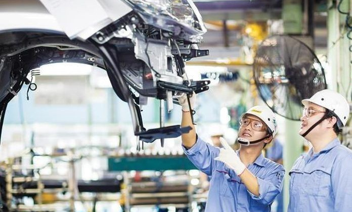 Kinh tế dần phục hồi, sản xuất công nghiệp tiếp tục xu hướng tăng