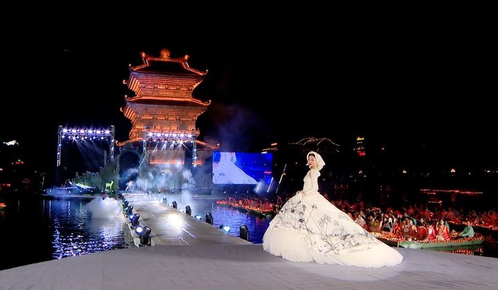Vẻ đẹp văn hóa Ninh Bình qua những tà áo dài