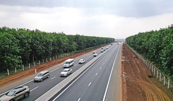 Thủ tướng yêu cầu khẩn trương xây dựng quy chuẩn về đường bộ cao tốc