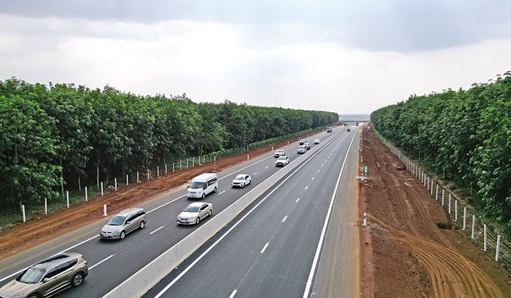 Thủ tướng yêu cầu khẩn trương xây dựng quy chuẩn về đường bộ cao tốc