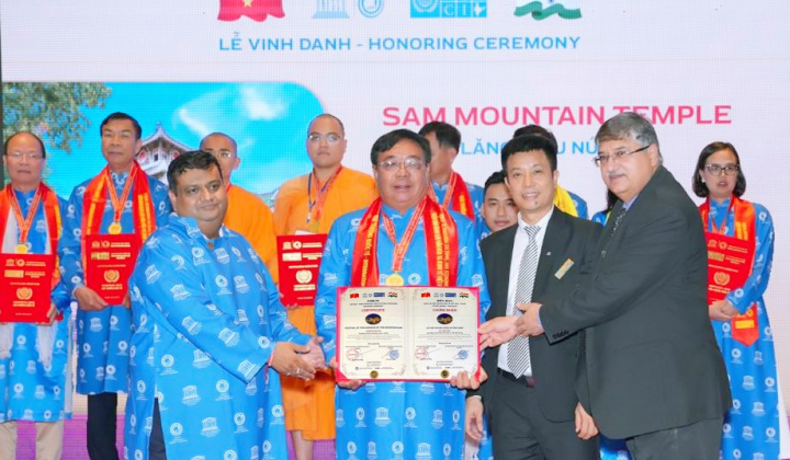 An Giang: Lễ hội vía Bà Chúa Xứ Núi Sam nhận danh hiệu “Hoạt động văn hóa tiêu biểu Châu Á - Thái Bình Dương”