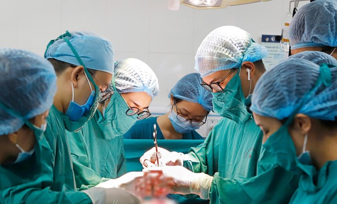 Mổ lấy thai cứu sản phụ tiền sản giật nặng, phù toàn thân