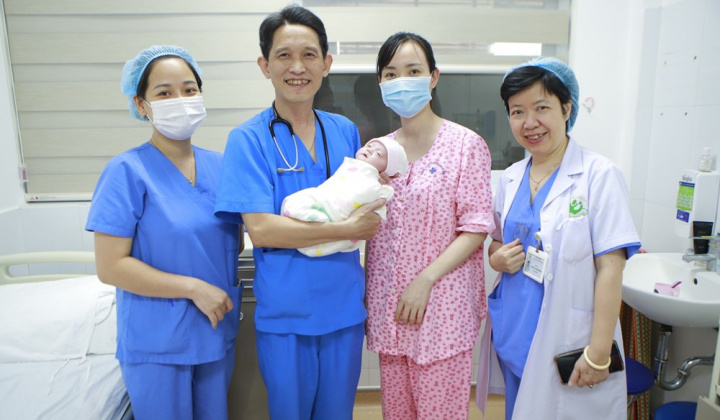 Kỳ tích nuôi dưỡng thành công bé sinh non 400gr