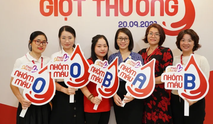 Người TNG Holdings Vietnam mang “giọt thương” gửi vào ngân hàng máu