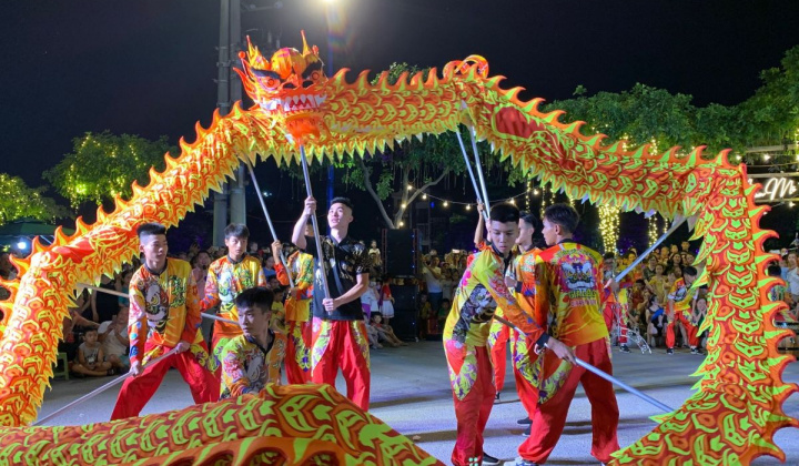 Hải Dương: Phố đi bộ chợ đêm Bạch Đằng đang dần trở thành thương hiệu