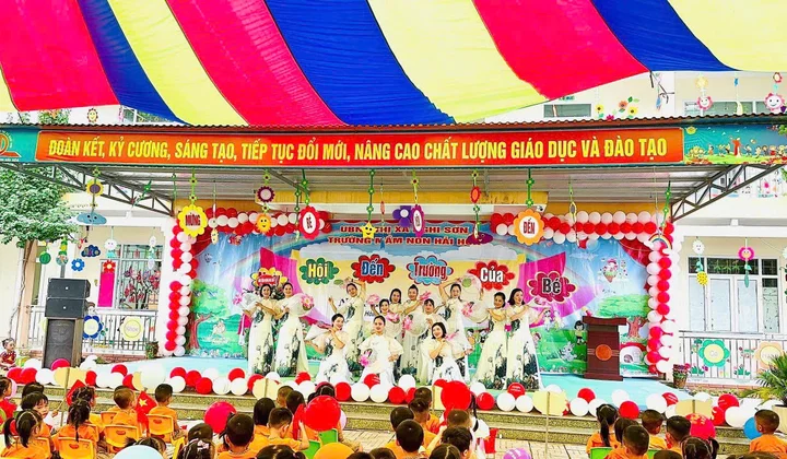 Thanh Hóa rộn ràng chào đón năm học mới