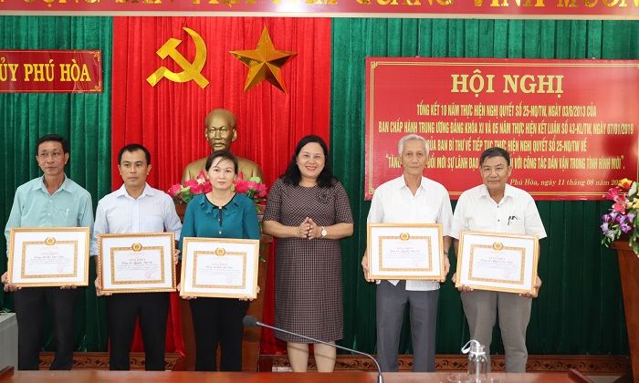 Phú Hòa: Tăng cường xây dựng Đảng, đẩy mạnh phát triển kinh tế qua nửa nhiệm kỳ