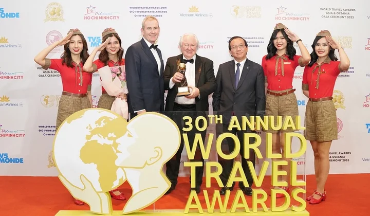Vietjet nhận giải thưởng danh tiếng toàn cầu World Travel Awards về dịch vụ khách hàng