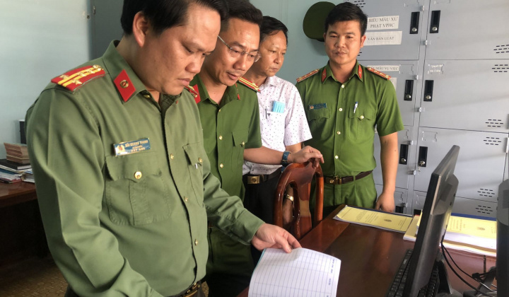 Công an Đắk Nông kiểm tra việc triển khai phân cấp đăng ký xe tại cơ sở