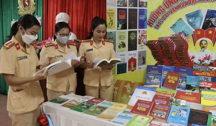 Công an Đắk Nông hưởng ứng Ngày sách Việt Nam