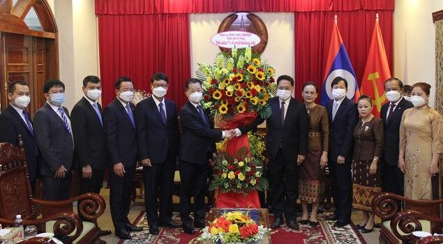 Đà Nẵng: Lãnh đạo thành phố thăm, chúc "Tết cổ truyền Bunpimay" Tổng Lãnh sự quán Lào