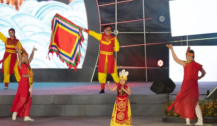 Ca sĩ kid Quỳnh Anh với "Hào khí Việt Nam" tại DALAT NEW YEAR'S COUNTDOWN GALA 2024