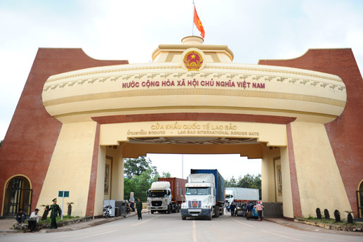Phát triển, kết nối hạ tầng thương mại biên giới giữa Việt Nam-Lào