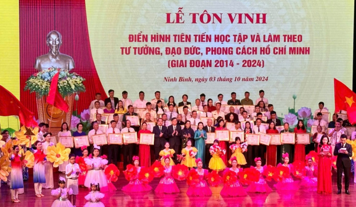 Ninh Bình tôn vinh 65 điển hình tiên tiến học tập và làm theo tư tưởng, đạo đức, phong cách Hồ Chí Minh
