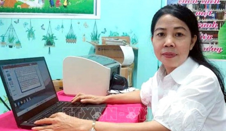 Người giáo viên nhân dân hơn 30 năm gắn bó với học trò nghèo