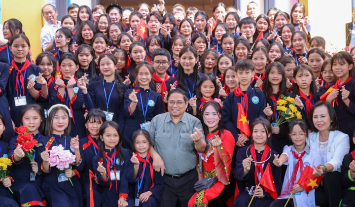 Phát huy sức mạnh đại đoàn kết toàn dân tộc trong mỗi khu phố, trong thị trấn, trong huyện, trong tỉnh, trong cả nước