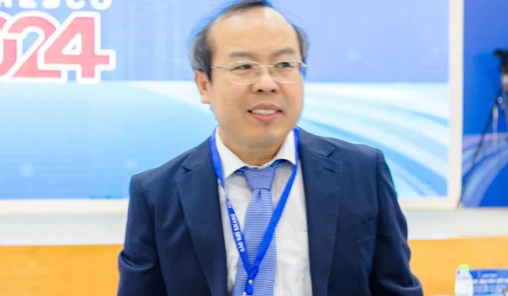 PGS.TS.BS Nguyễn Văn Thọ: Tâm - Tình tỏa sáng màu áo Blouse