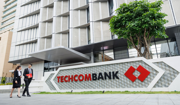 Techcombank được S&P Global Ratings xếp hạng "BB-" và triển vọng "ổn định"