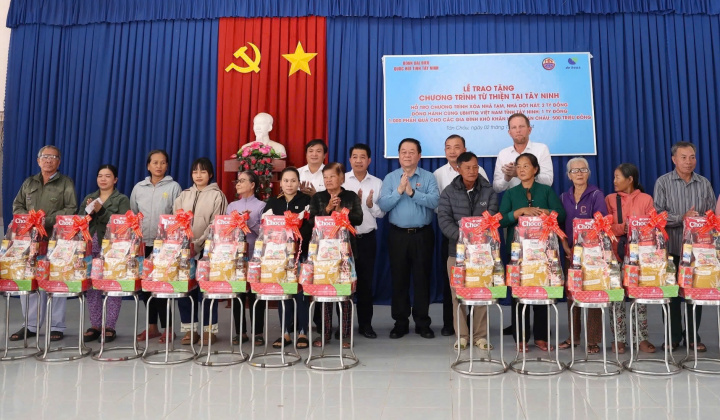 Tập đoàn Hùng Nhơn và De Heus trao tặng 3,5 tỷ đồng cho các hoàn cảnh khó khăn ở tỉnh Tây Ninh