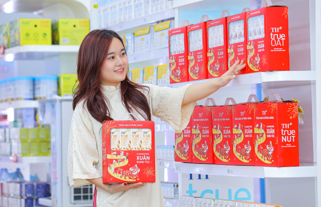 Món quà sức khỏe mùa Tết 2025: TH true NUT & TH true OAT với thông điệp Vị Hạnh Phúc – Xuân Sung Túc