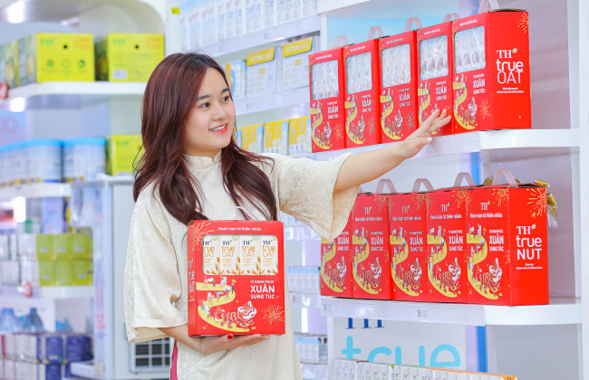 Món quà sức khỏe mùa Tết 2025: TH true NUT & TH true OAT với thông điệp Vị Hạnh Phúc – Xuân Sung Túc