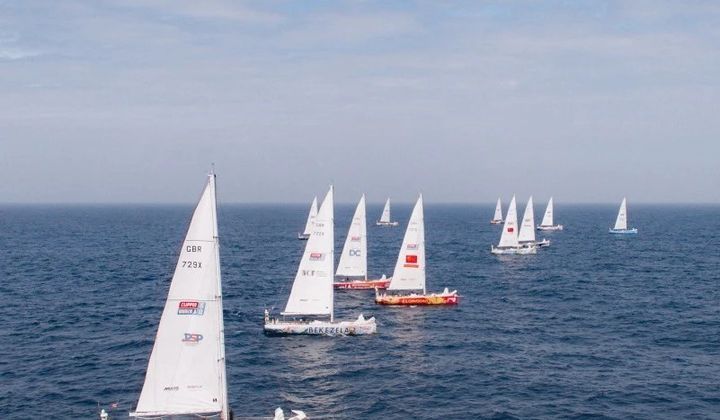 Các đội đua thuyền buồm Clipper Race đầu tiên đã đến Hạ Long
