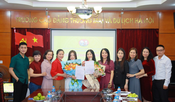 Xây dựng đội ngũ đảng viên trẻ tại trường Cao đẳng Thương mại và Du lịch Hà Nội