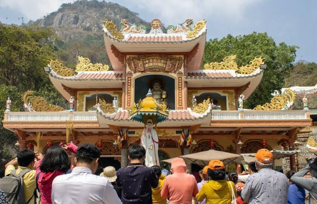 Tây Ninh cán mốc 1 triệu lượt khách đi cáp treo lên núi Bà Đen trong dịp đầu xuân