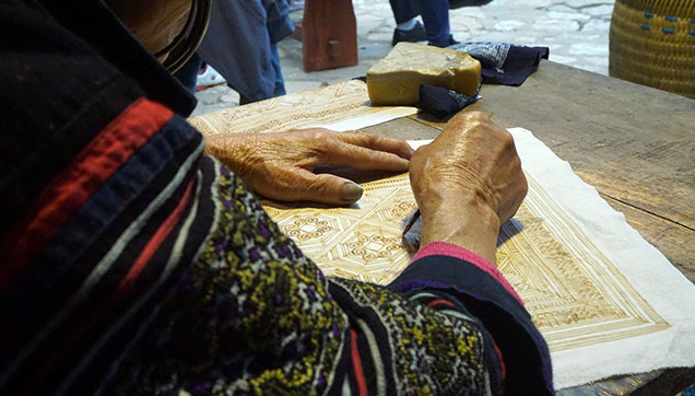 Khai thác giá trị văn hóa đặc trưng bản địa thành sản phẩm du lịch